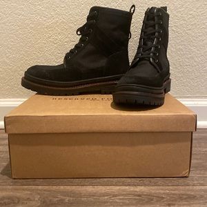 Men’s boots can be worn casually, dressy!